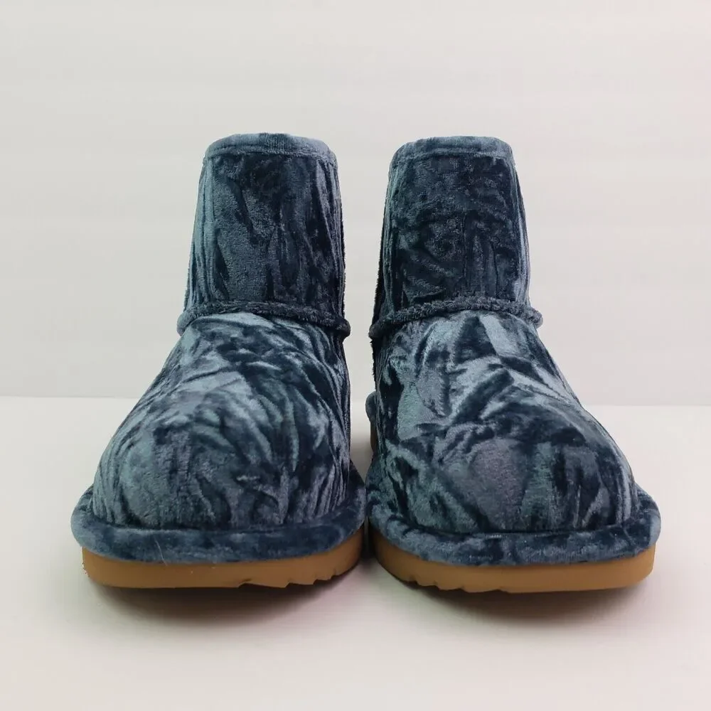 UGG Classic Mini II Girls Size 6Y Blue Velvet Pull On Warm Winter Boots 1142070K